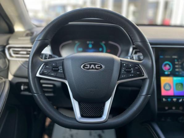 JAC J7 I с пробегом 2023 года, цена 1 227 000 рублей, 64780 км, лифтбек, Автокод Объявления