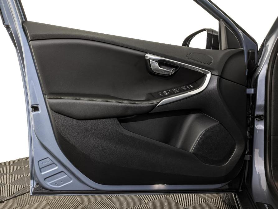 Volvo V40 II Рестайлинг Москва  - изображение 18