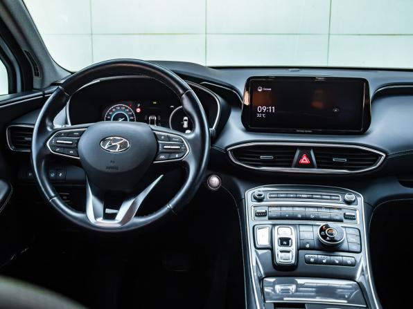 Hyundai Santa Fe IV Рестайлинг с пробегом 2022 года, цена 3 800 000 рублей, 40321 км, внедорожник, Автокод Объявления