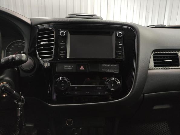 Mitsubishi Outlander III Рестайлинг 2 с пробегом 2017 года, цена 1 650 000 рублей, 163351 км, внедорожник, Автокод Объявления