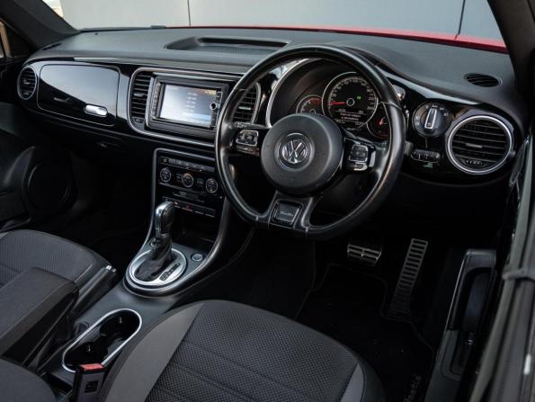 Volkswagen Beetle II (A5) с пробегом 2018 года, цена 1 970 000 рублей, 136010 км, хэтчбек, Автокод Объявления