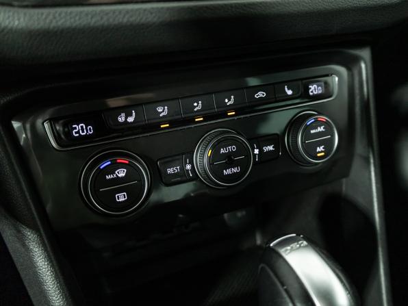 Volkswagen Tiguan II с пробегом 2018 года, цена 1 999 900 рублей, 129934 км, внедорожник, Автокод Объявления