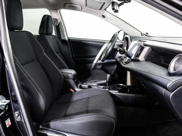 Toyota RAV4 IV (XA40) Рестайлинг с пробегом 2017 года, цена 2 099 000 рублей, 123917 км, внедорожник, Автокод Объявления