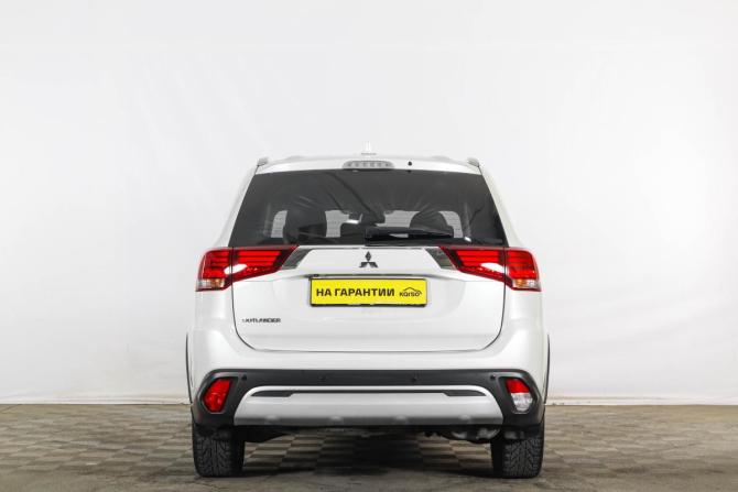 Mitsubishi Outlander III Рестайлинг 3 с пробегом 2020 года, цена 2 359 000 рублей, 158413 км, внедорожник, Автокод Объявления