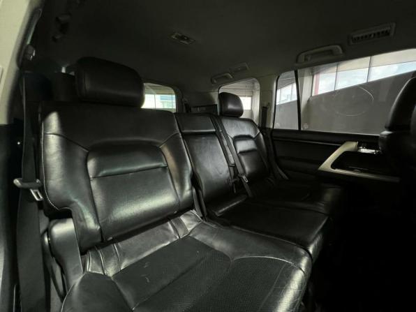 Toyota Land Cruiser 200 Series Рестайлинг 1 с пробегом 2012 года, цена 3 000 000 рублей, 550000 км, внедорожник, Автокод Объявления