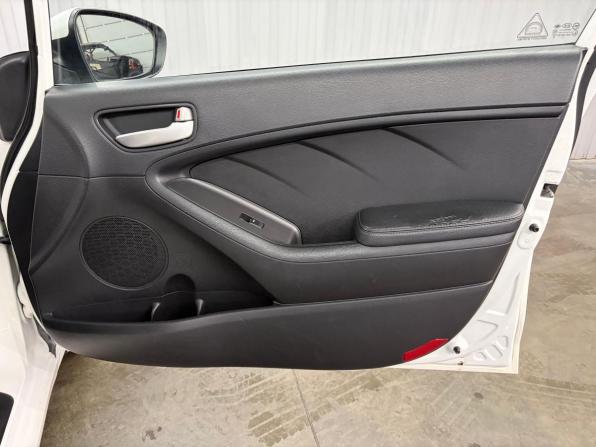 Kia Cerato III с пробегом 2014 года, цена 947 000 рублей, 211756 км, седан, Автокод Объявления