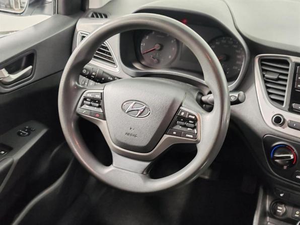 Hyundai Solaris II с пробегом 2017 года, цена 1 099 000 рублей, 154906 км, седан, Автокод Объявления