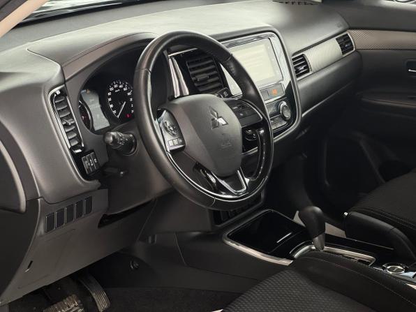 Mitsubishi Outlander III Рестайлинг 2 с пробегом 2017 года, цена 2 045 000 рублей, 102215 км, внедорожник, Автокод Объявления