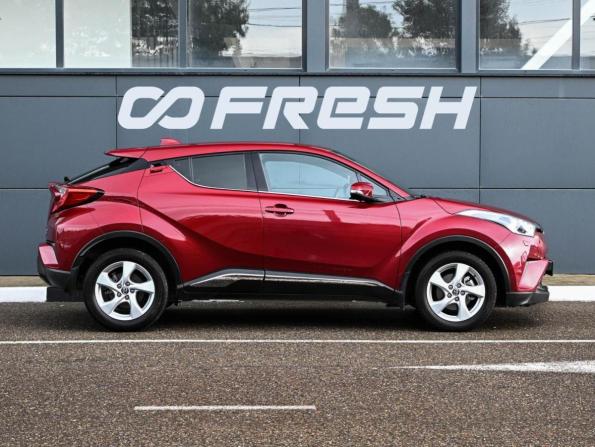 Toyota C-HR I Рестайлинг с пробегом 2019 года, цена 2 329 000 рублей, 137207 км, внедорожник, Автокод Объявления