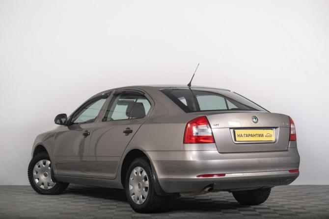 Skoda Octavia II (A5) Рестайлинг с пробегом 2011 года, цена 999 000 рублей, 134000 км, лифтбек, Автокод Объявления