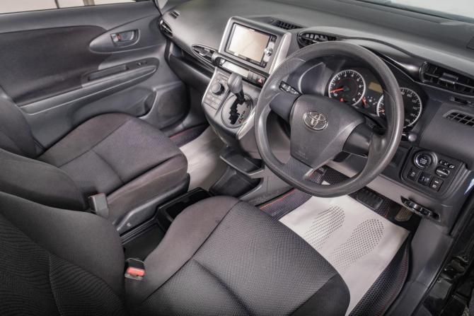 Toyota Wish II Рестайлинг с пробегом 2015 года, цена 1 729 000 рублей, 150000 км, минивэн, Автокод Объявления
