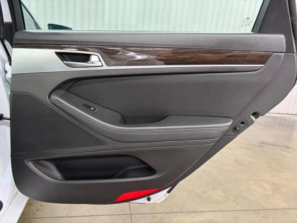 Hyundai Genesis II с пробегом 2014 года, цена 1 747 000 рублей, 200382 км, седан, Автокод Объявления