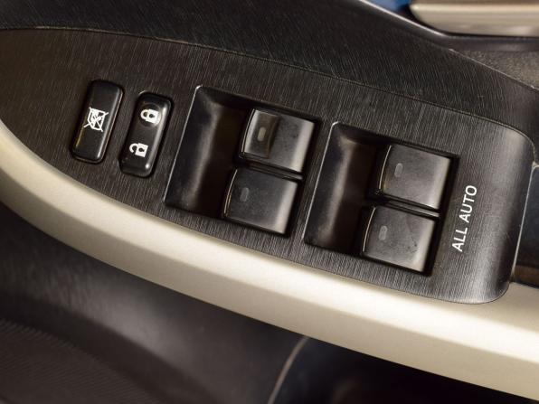 Toyota Prius III Рестайлинг (XW30) с пробегом 2012 года, цена 1 179 995 рублей, 186727 км, лифтбек, Автокод Объявления