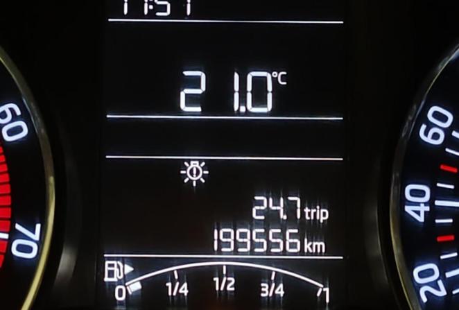 Skoda Rapid I с пробегом 2016 года, цена 940 000 рублей, 199000 км, лифтбек, Автокод Объявления