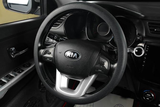 Kia Rio III с пробегом 2013 года, цена 899 000 рублей, 156000 км, седан, Автокод Объявления
