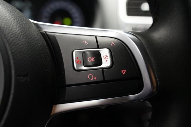 Volkswagen Polo V Рестайлинг с пробегом 2020 года, цена 1 565 000 рублей, 130700 км, седан, Автокод Объявления