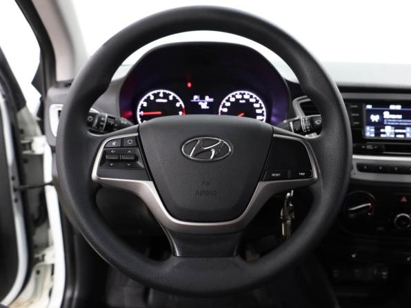 Hyundai Solaris II с пробегом 2019 года, цена 1 489 000 рублей, 76572 км, седан, Автокод Объявления