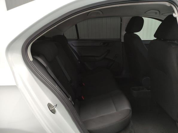 Skoda Rapid I с пробегом 2015 года, цена 862 000 рублей, 175000 км, лифтбек, Автокод Объявления
