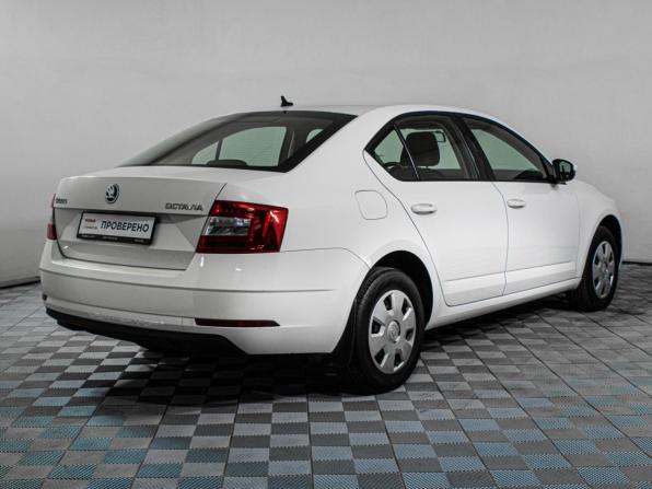 Skoda Octavia III (A7) Рестайлинг с пробегом 2017 года, цена 1 137 000 рублей, 209207 км, лифтбек, Автокод Объявления