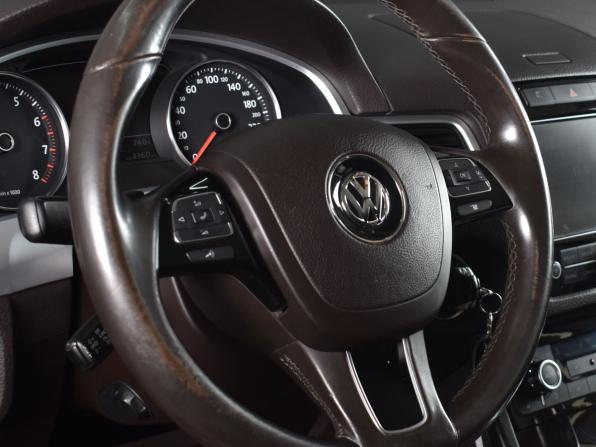 Volkswagen Touareg II с пробегом 2011 года, цена 1 979 995 рублей, 298439 км, внедорожник, Автокод Объявления