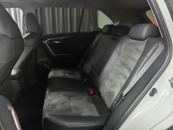 Toyota RAV4 V (XA50) с пробегом 2022 года, цена 3 652 000 рублей, 55064 км, внедорожник, Автокод Объявления