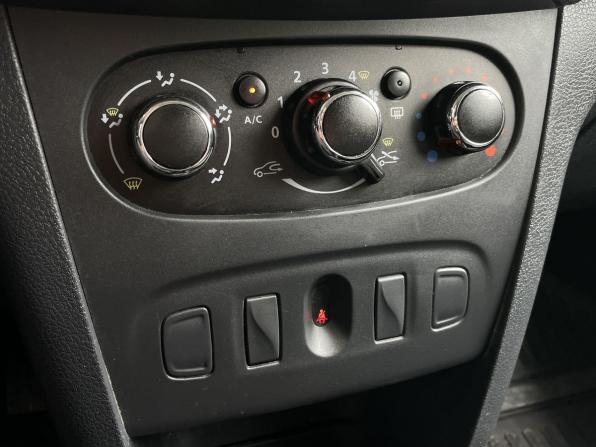 Renault Logan II с пробегом 2016 года, цена 555 000 рублей, 219707 км, седан, Автокод Объявления