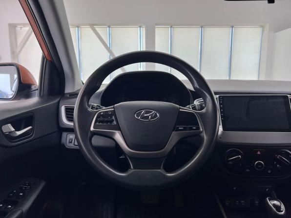 Hyundai Solaris II с пробегом 2018 года, цена 1 310 000 рублей, 153434 км, седан, Автокод Объявления