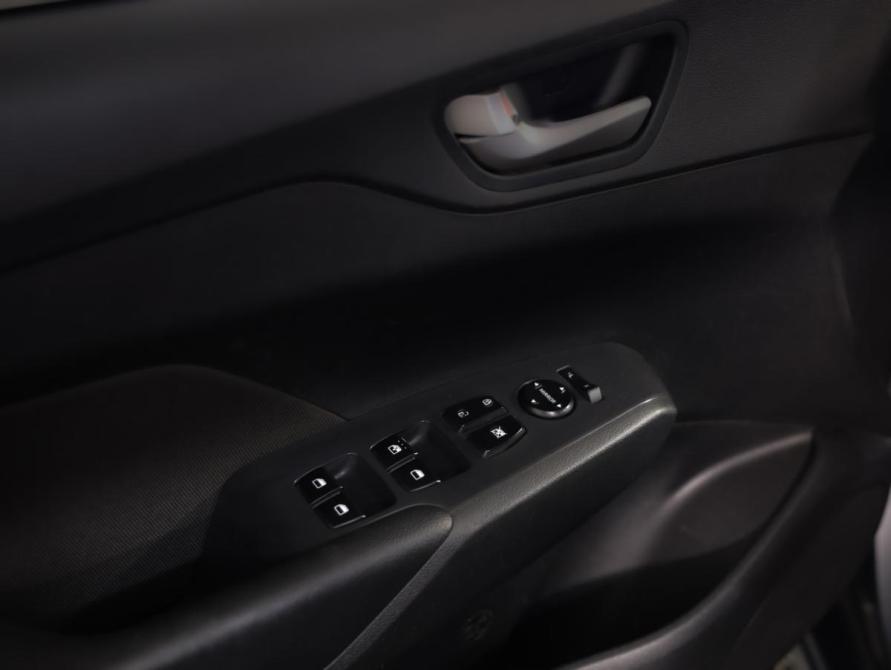 Hyundai Solaris II Санкт-Петербург  - изображение 17