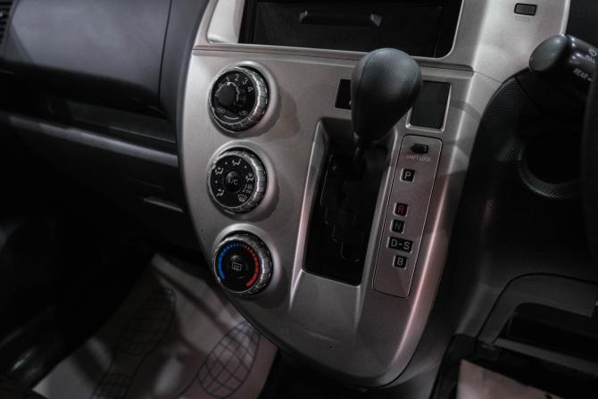Toyota Ractis I с пробегом 2009 года, цена 699 000 рублей, 133000 км, хэтчбек, Автокод Объявления