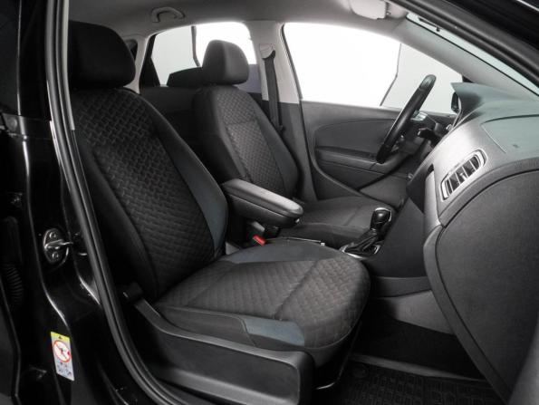 Volkswagen Polo V Рестайлинг с пробегом 2019 года, цена 1 054 000 рублей, 114724 км, седан, Автокод Объявления