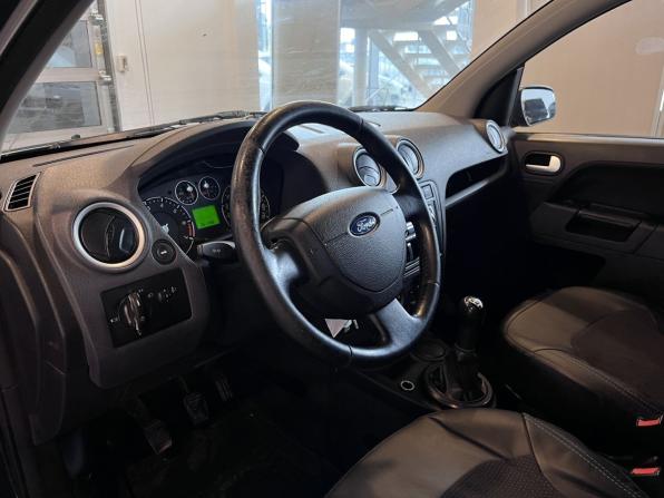Ford Fusion I Рестайлинг с пробегом 2006 года, цена 280 000 рублей, 361496 км, хэтчбек, Автокод Объявления