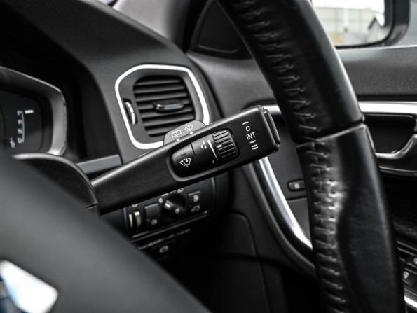 Volvo V60 I Рестайлинг с пробегом 2013 года, цена 1 378 000 рублей, 119227 км, универсал, Автокод Объявления