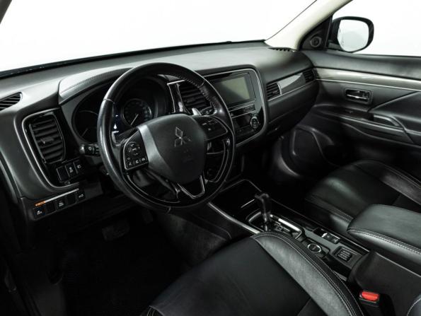 Mitsubishi Outlander III Рестайлинг 3 с пробегом 2019 года, цена 2 469 000 рублей, 117751 км, внедорожник, Автокод Объявления