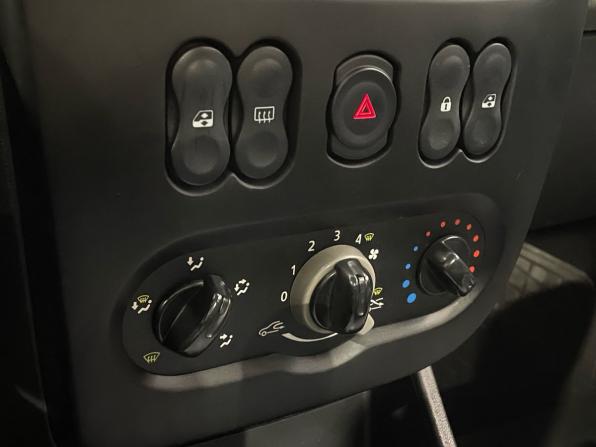 Renault Logan I Рестайлинг с пробегом 2012 года, цена 355 000 рублей, 242959 км, седан, Автокод Объявления