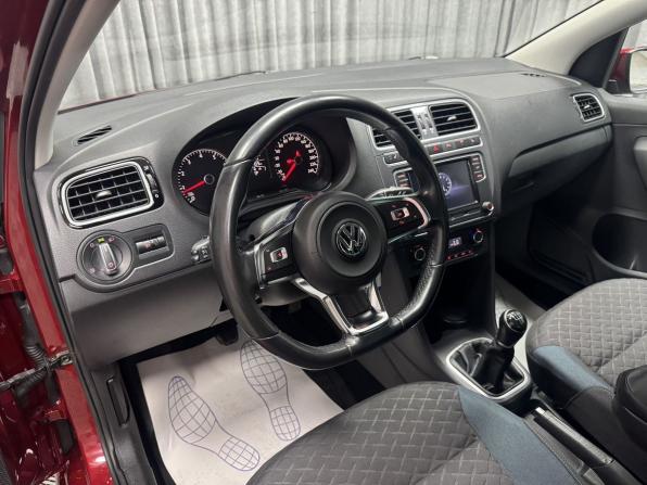 Volkswagen Polo V Рестайлинг с пробегом 2019 года, цена 1 330 000 рублей, 96703 км, седан, Автокод Объявления