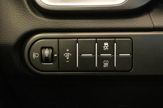 Kia Ceed III Рестайлинг с пробегом 2022 года, цена 2 080 000 рублей, 48167 км, универсал, Автокод Объявления