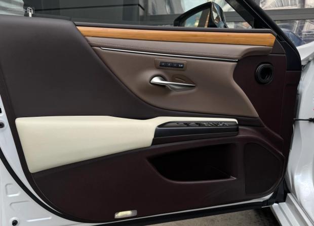 Lexus ES VII с пробегом 2018 года, цена 3 845 000 рублей, 20656 км, седан, Автокод Объявления