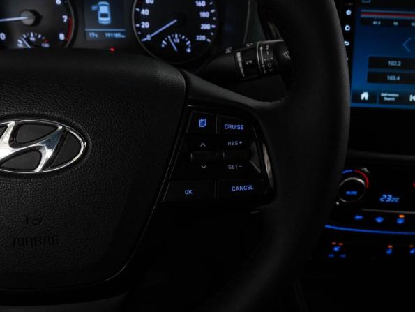 Hyundai Solaris II с пробегом 2017 года, цена 1 319 000 рублей, 191185 км, седан, Автокод Объявления