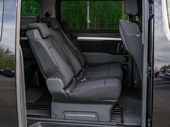 Peugeot Traveller I с пробегом 2018 года, цена 2 225 000 рублей, 228545 км, минивэн, Автокод Объявления