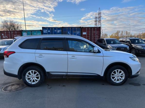Mitsubishi Outlander III Рестайлинг 2 с пробегом 2015 года, цена 1 499 000 рублей, 180000 км, внедорожник, Автокод Объявления