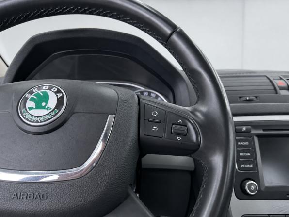 Skoda Octavia II (A5) Рестайлинг с пробегом 2013 года, цена 899 000 рублей, 197882 км, лифтбек, Автокод Объявления