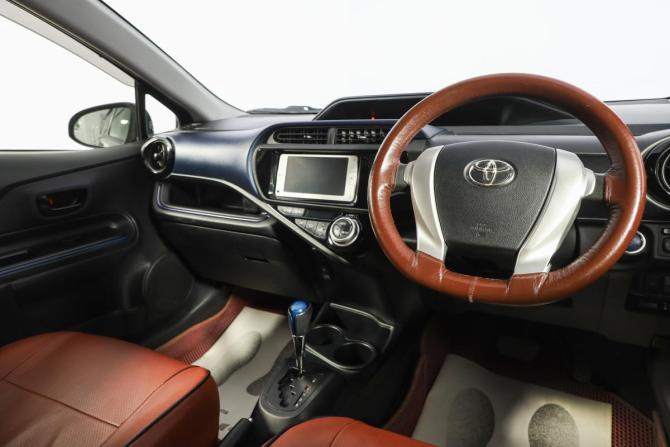 Toyota Aqua I Рестайлинг 2 с пробегом 2018 года, цена 1 459 000 рублей, 74500 км, хэтчбек, Автокод Объявления