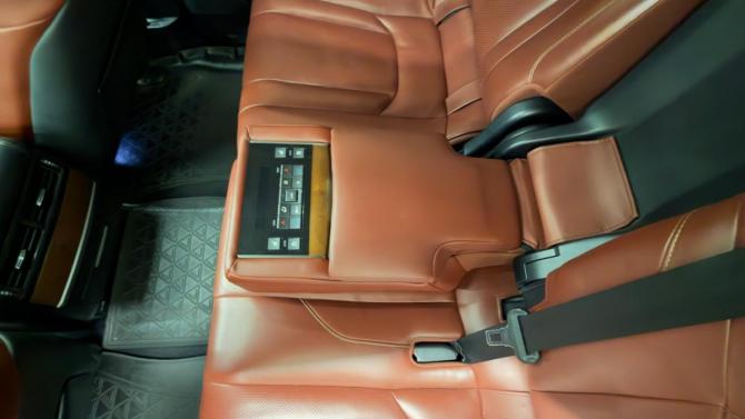 Lexus LX III Рестайлинг 2 с пробегом 2016 года, цена 6 250 000 рублей, 250000 км, внедорожник, Автокод Объявления