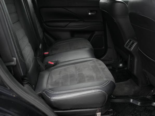 Mitsubishi Outlander III Рестайлинг 3 с пробегом 2018 года, цена 2 070 000 рублей, 55854 км, внедорожник, Автокод Объявления