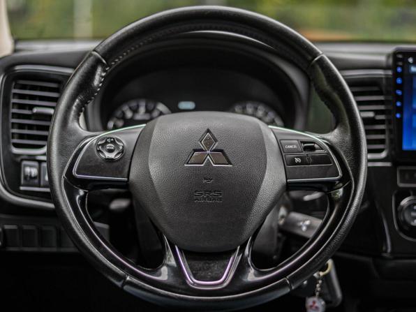 Mitsubishi Outlander III Рестайлинг 2 с пробегом 2018 года, цена 1 250 000 рублей, 328300 км, внедорожник, Автокод Объявления