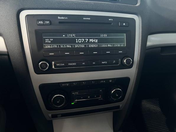 Skoda Octavia II (A5) Рестайлинг с пробегом 2011 года, цена 820 000 рублей, 204433 км, лифтбек, Автокод Объявления