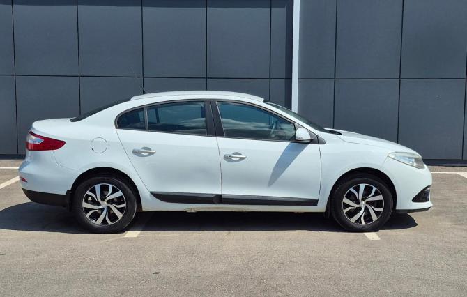 Renault Fluence I Рестайлинг с пробегом 2014 года, цена 885 000 рублей, 167195 км, седан, Автокод Объявления