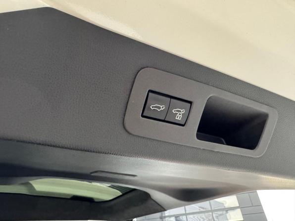 Toyota Land Cruiser 300 Series с пробегом 2021 года, цена 9 790 000 рублей, 48578 км, внедорожник, Автокод Объявления