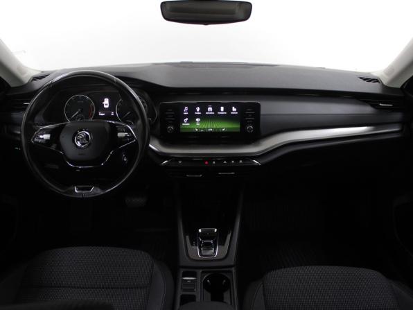 Skoda Octavia IV (A8) с пробегом 2021 года, цена 1 979 900 рублей, 179624 км, лифтбек, Автокод Объявления