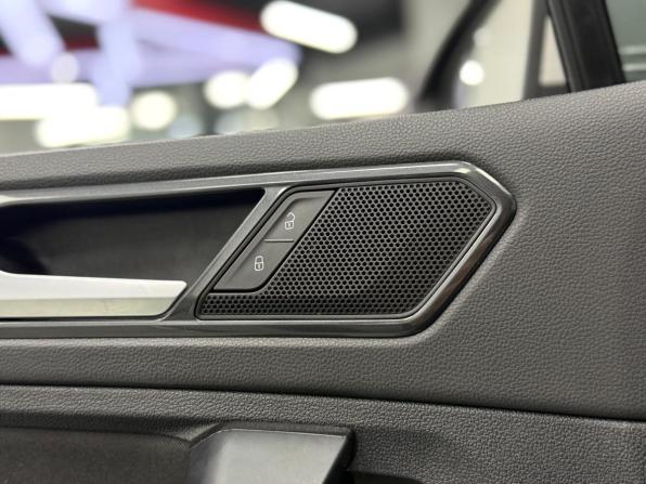 Volkswagen Tiguan II с пробегом 2018 года, цена 1 800 000 рублей, 162500 км, внедорожник, Автокод Объявления